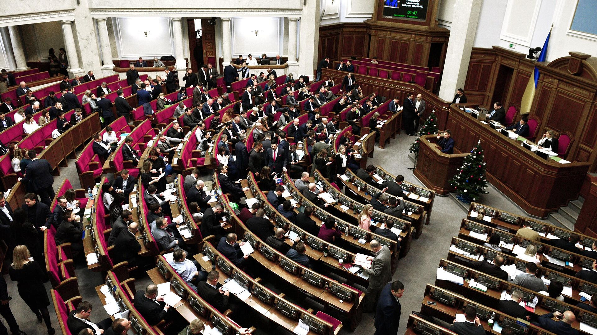 Министры на Украине узнали об отставке правительства из поста Зеленского