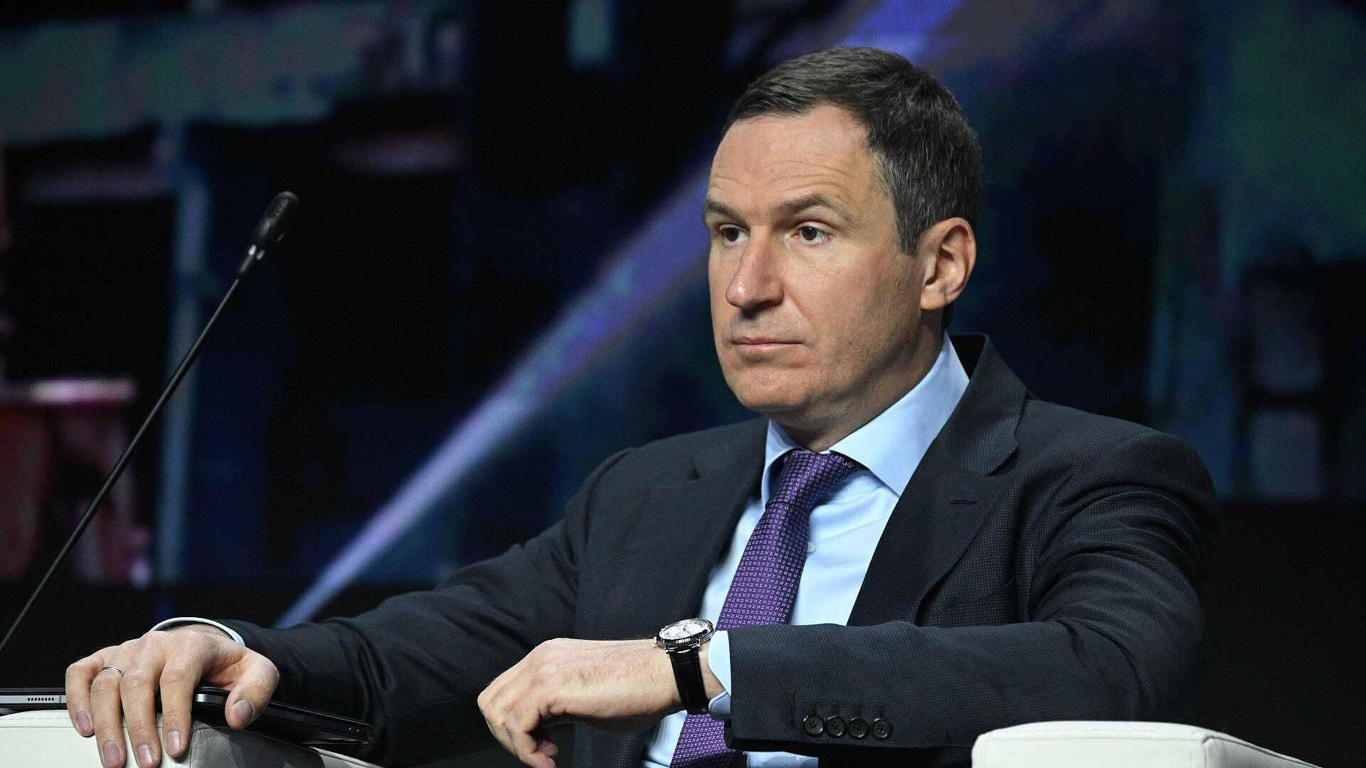 Экс-замглавы Минприроды заочно обвиняют в двух эпизодах мошенничества