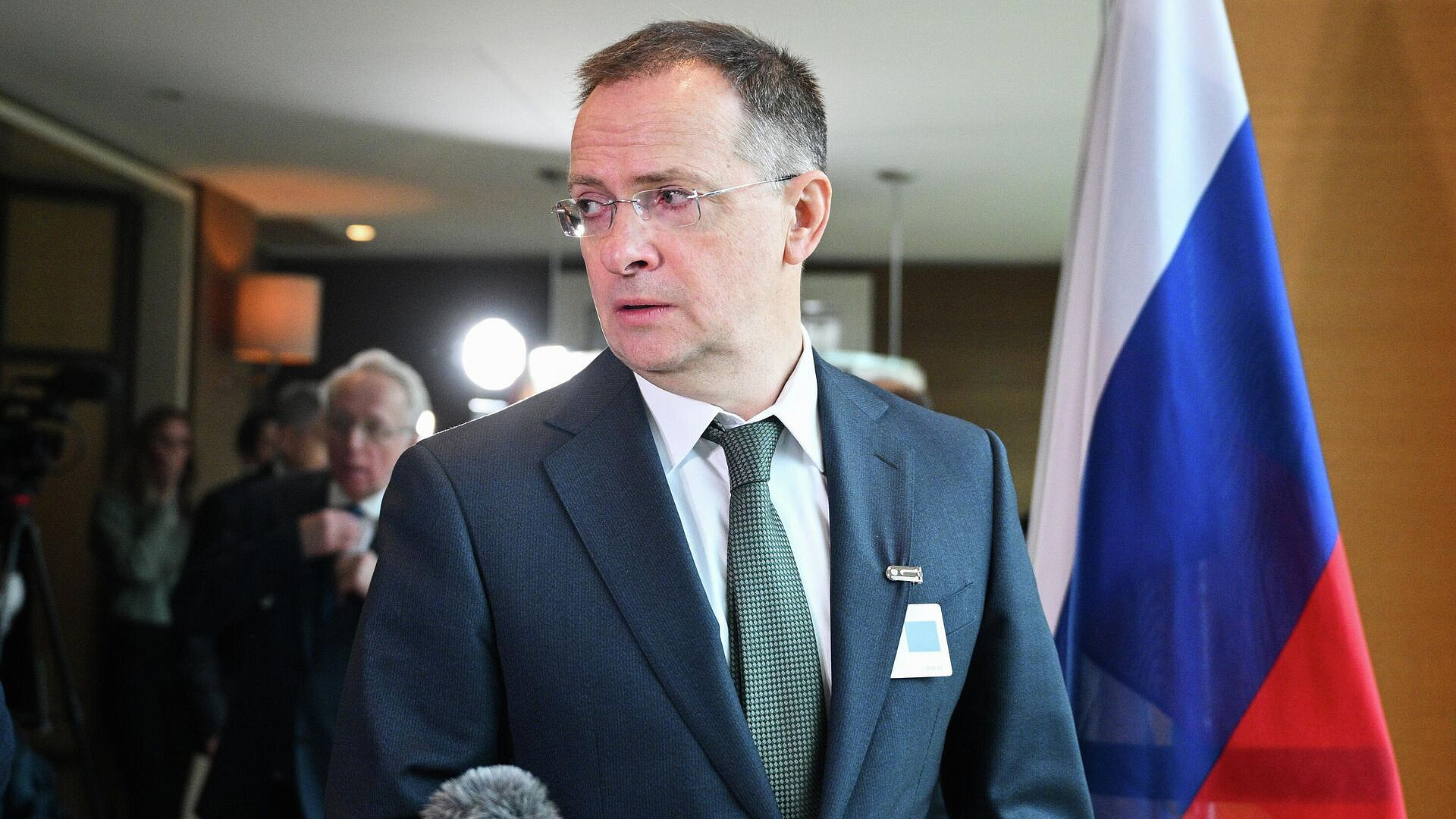 Мединский пошутил об уроках истории после переговоров в Женеве