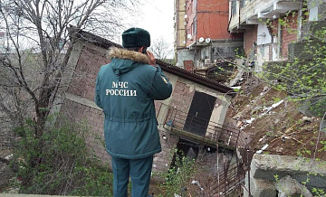 Эксперты установили причины обрушения дома в Махачкале во время дождя