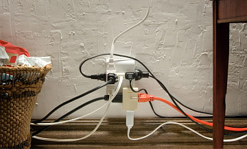 Названы приборы, которые стоит выключать из розетки при выходе из дома