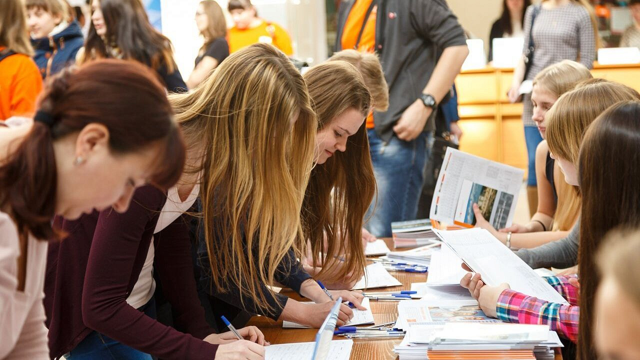Абитуриенты штурмуют вузы. Ректоры подвели итоги приемной кампании