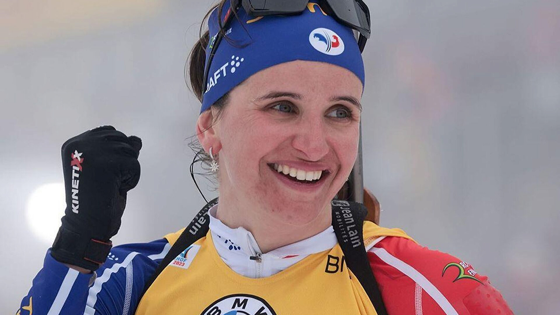 Француженка Симон выиграла спринт на этапе Кубка мира