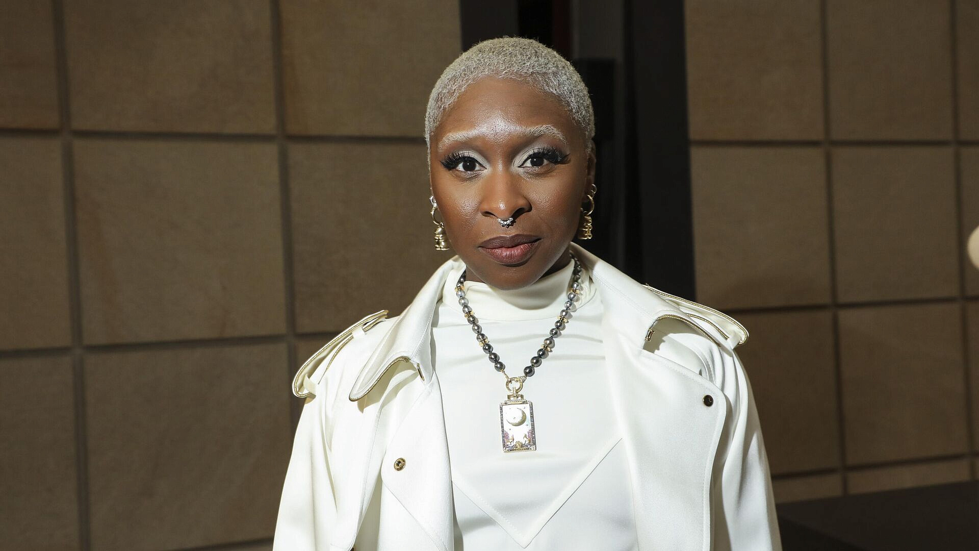 СМИ: британская темнокожая актриса Эриво сыграет Иисуса Христа в рок-опере