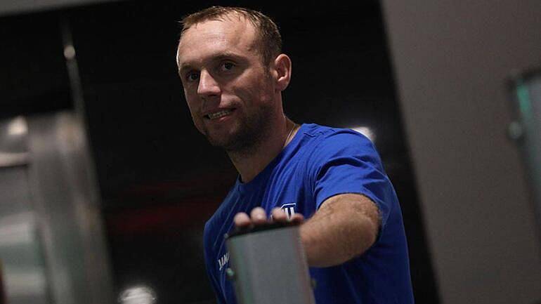 Глушаков не стал сравнивать свой семейный статус с Батраковым