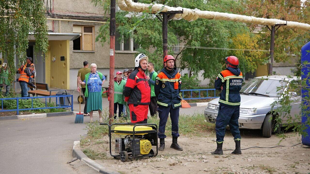 В Саратове две семьи из поврежденных дронами домов разместили в гостинице
