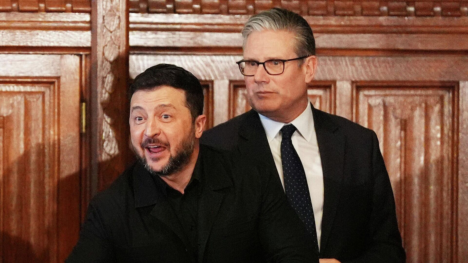 В файлах Эпштейна нашли коллаж с Зеленским, Стармером и Макроном в постели