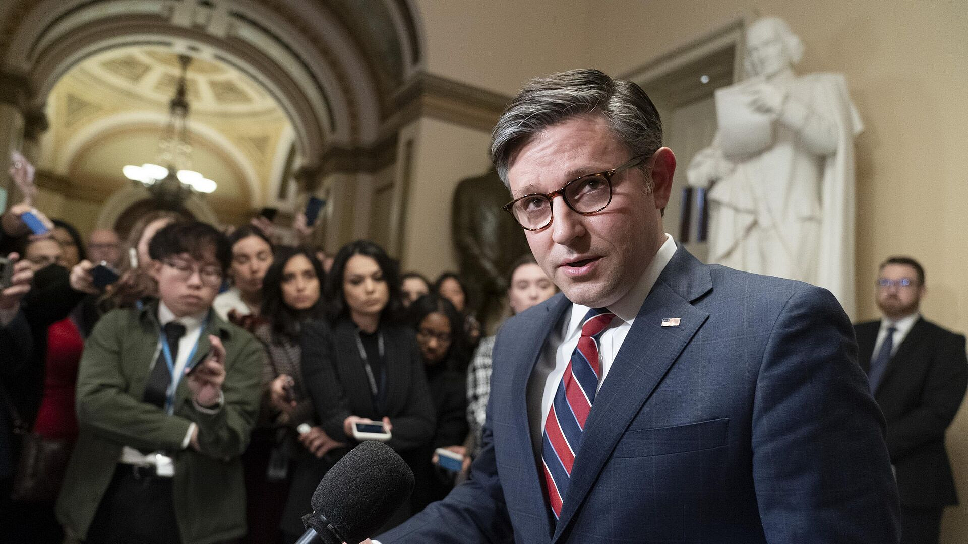 Два конгрессмена призвали спикера палаты представителей уйти в отставку