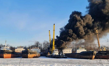 Под Нижним Новгородом вспыхнул пожар на плавкране
