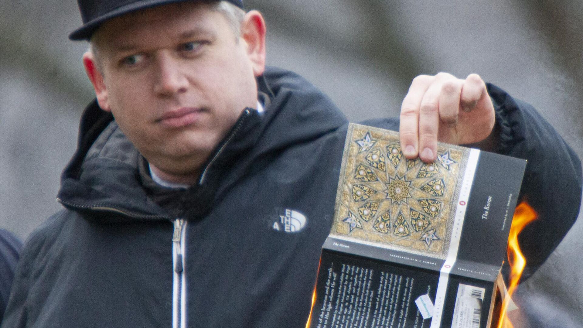 Датский политик сжег Коран у посольства Турции в Копенгагене