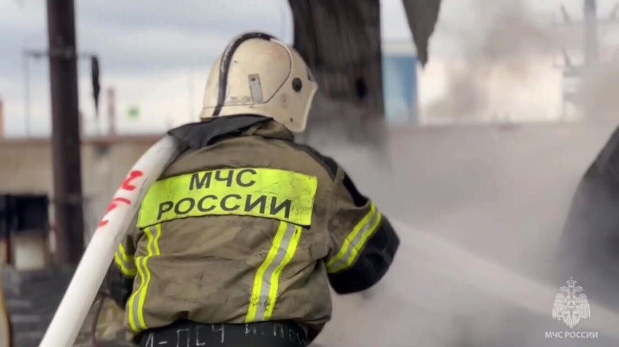 В Оренбурге ликвидировали пожар в жилом доме