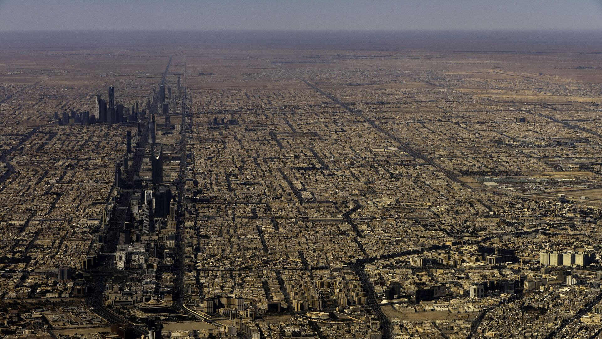 Источник сообщил, кто на самом деле ударил по отелю в Эр-Рияде