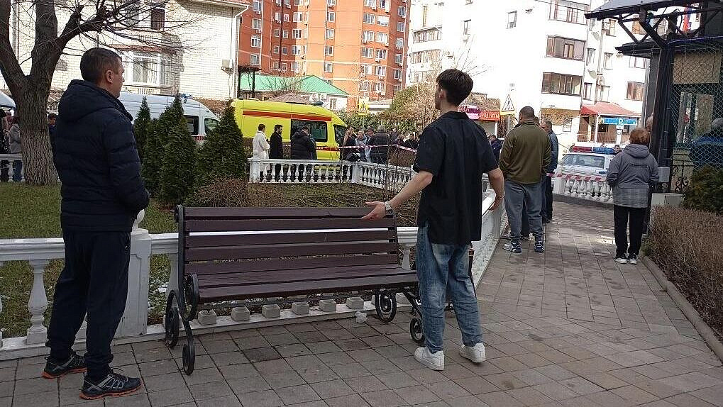 Охранник техникума в Анапе не дал нападавшему зайти дальше