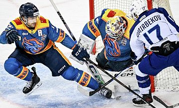 Две мощные драки и прокаты Валиевой: КХЛ вернулась в Китай. Как это было