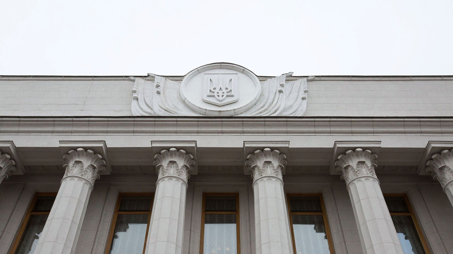 В Раде экстренно отменили голосование за нового министра обороны 