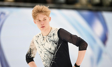 Сарновский выиграл чемпионат России по прыжкам среди фигуристов