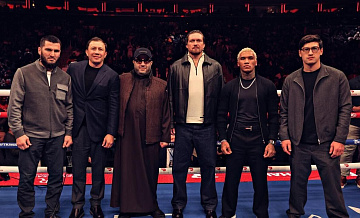 Бетербиев, Бивол и Усик сделали совместное фото