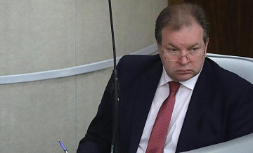 Приставы возбудили дело об аресте активов экс-замглавы Минтранса