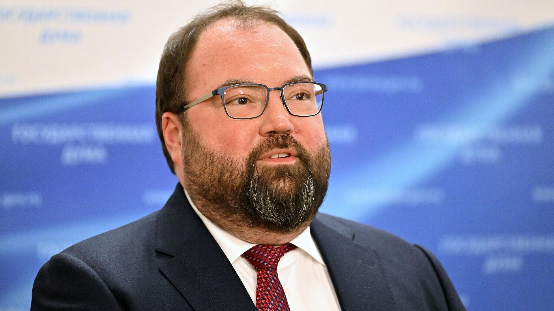 Глава Минцифры выразил соболезнования из-за гибели журналистов "Известий"