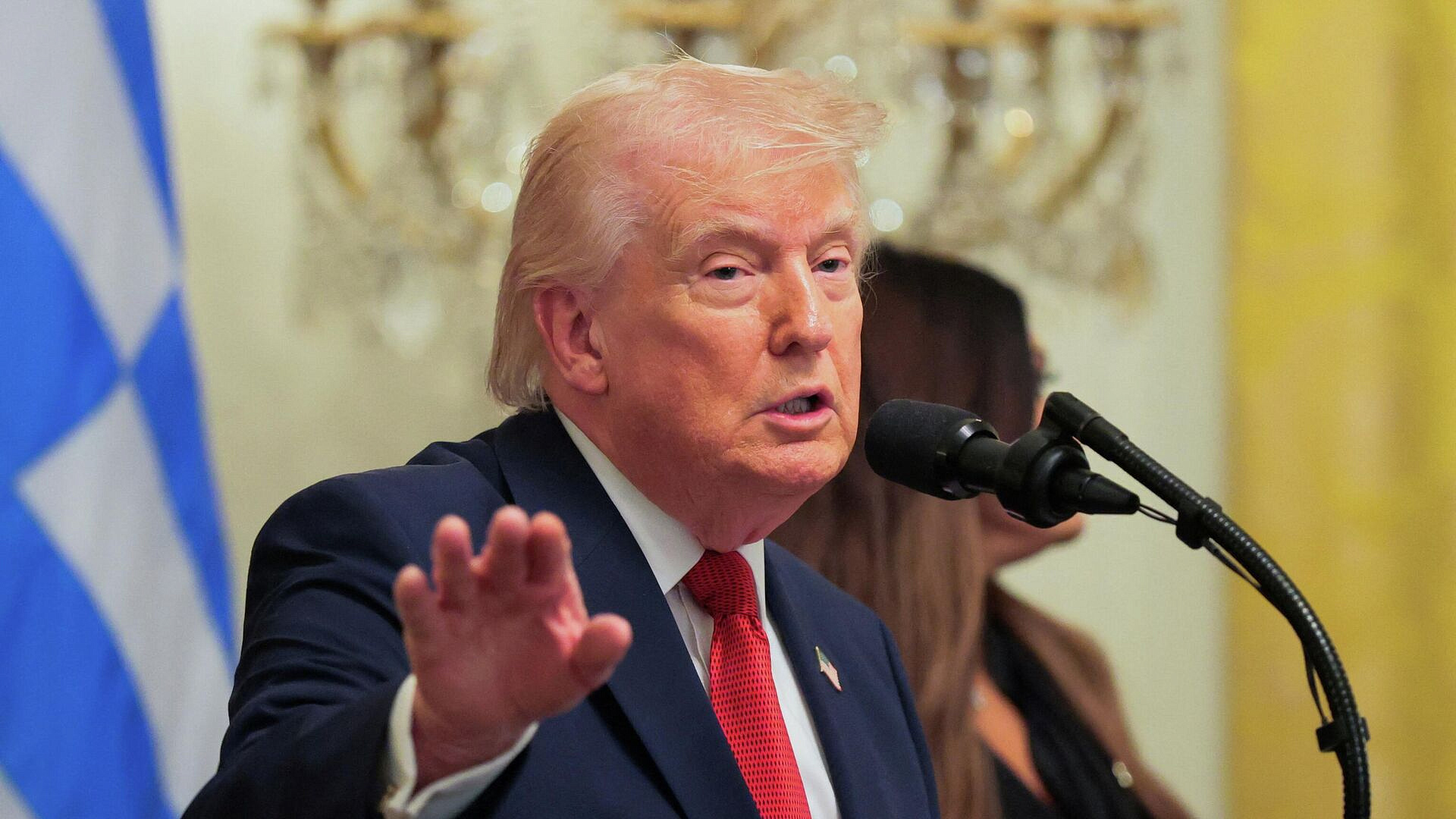 Трамп может лишить НАТО права использовать пятую статью устава, пишут СМИ