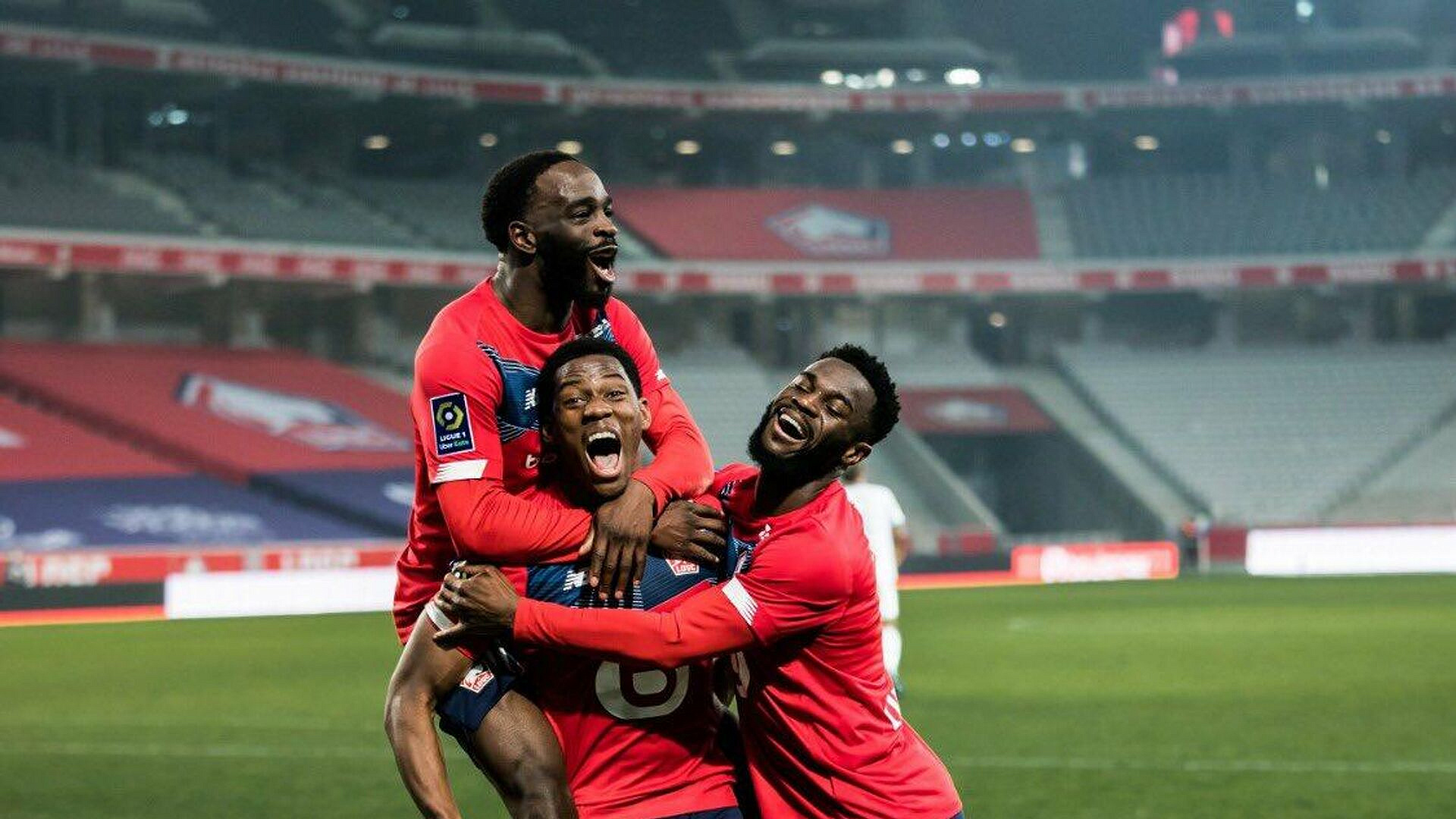 "Лилль" разгромил занимающий второе место в чемпионате Франции "Ланс"