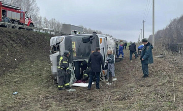 Всех детей из автобуса, попавшего в ДТП под Саратовом, направили в больницу