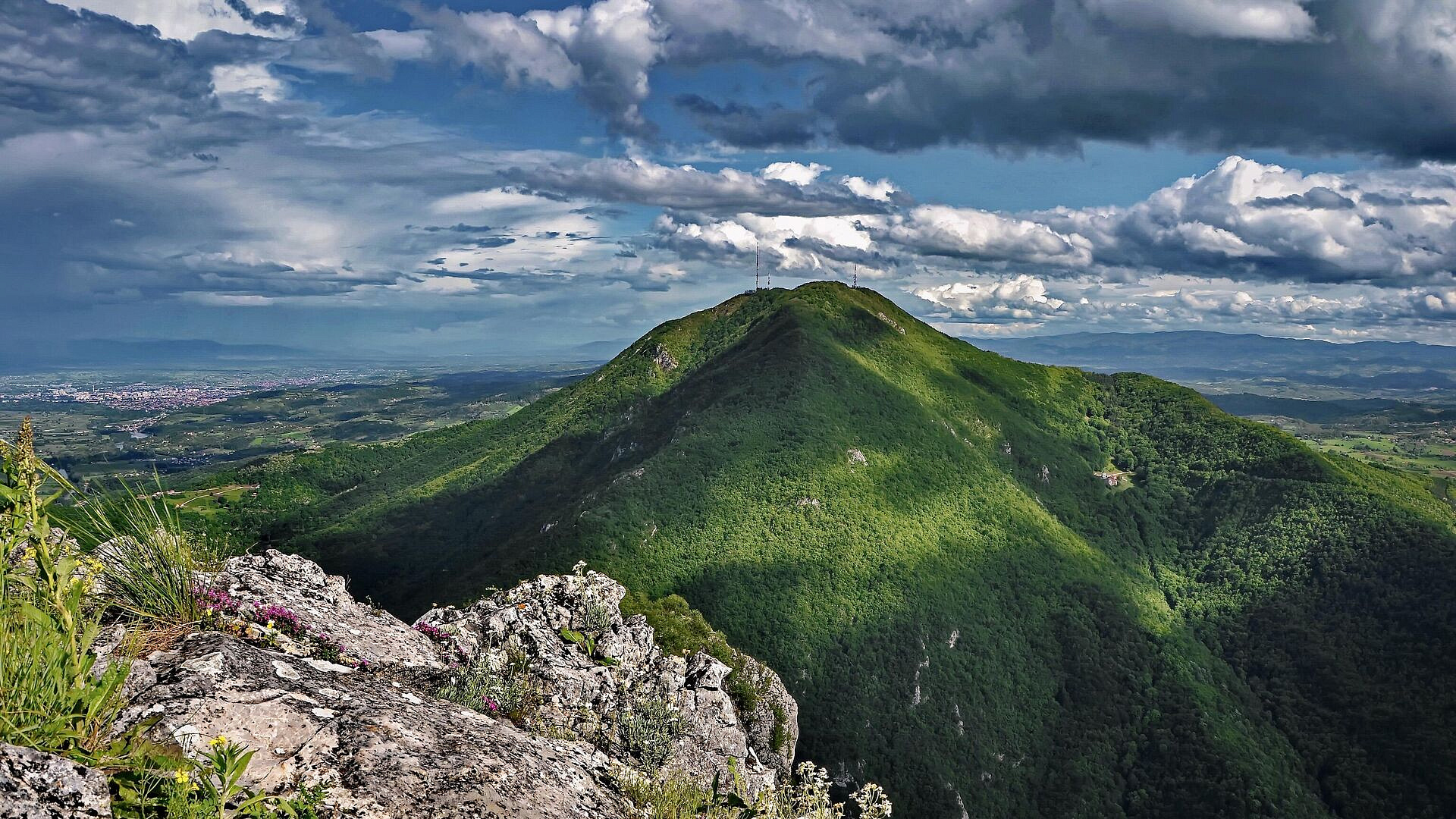 В Сербии спасли трех россиян, заблудившихся в ущелье