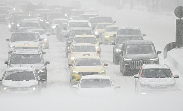 Москвичам посоветовали не садиться за руль в часы пик в пятницу