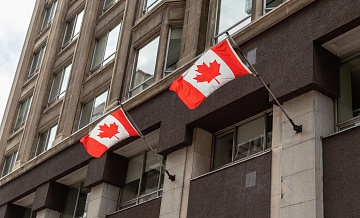 Крупный алкомаркет Канады снял с продажи товары из США, рассказал очевидец