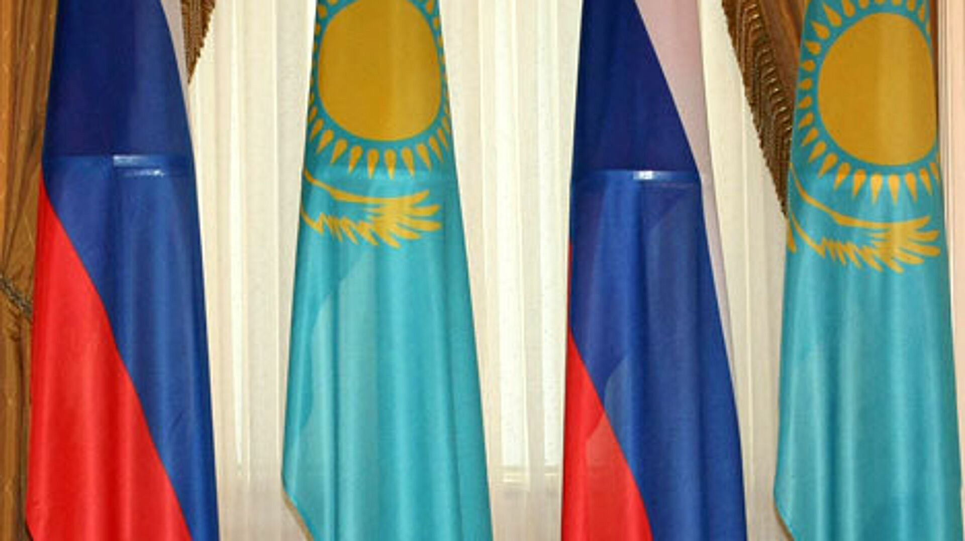 Путин оценил торгово-экономические связи России и Казахстана