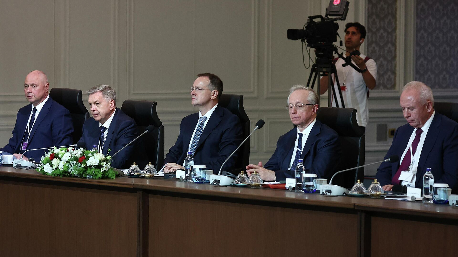 Мединский: Киев вернул не всех "эвакуированных" жителей Курской области