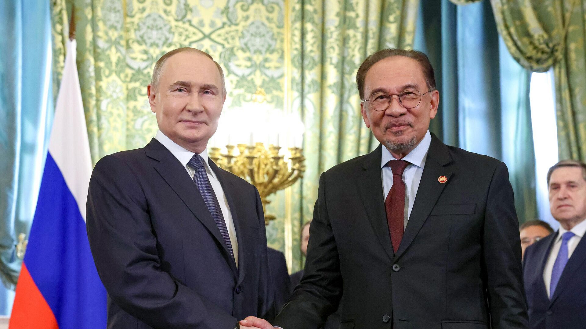 Путин пообщался с премьером Малайзии перед саммитом Россия — АСЕАН