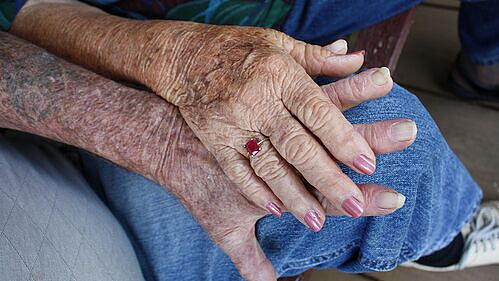 В Минздраве рассказали, в каком возрасте россияне начинают стареть