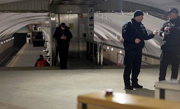 В Киеве людям пришлось пешком выходить из тоннелей метро