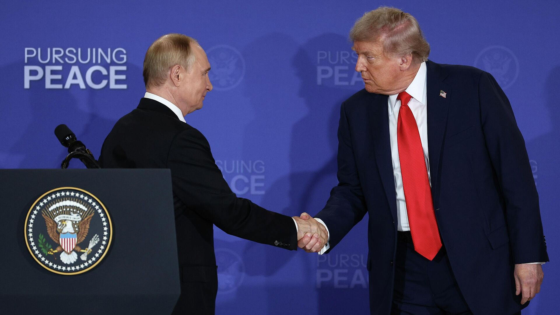 Путин выразил уважение к способности Трампа добиваться целей