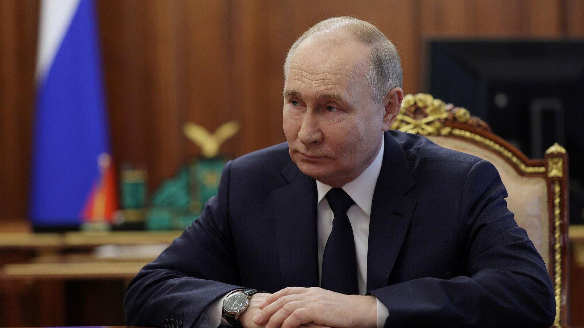 Ушаков во вторник проведет брифинг по визиту Путина в Китай