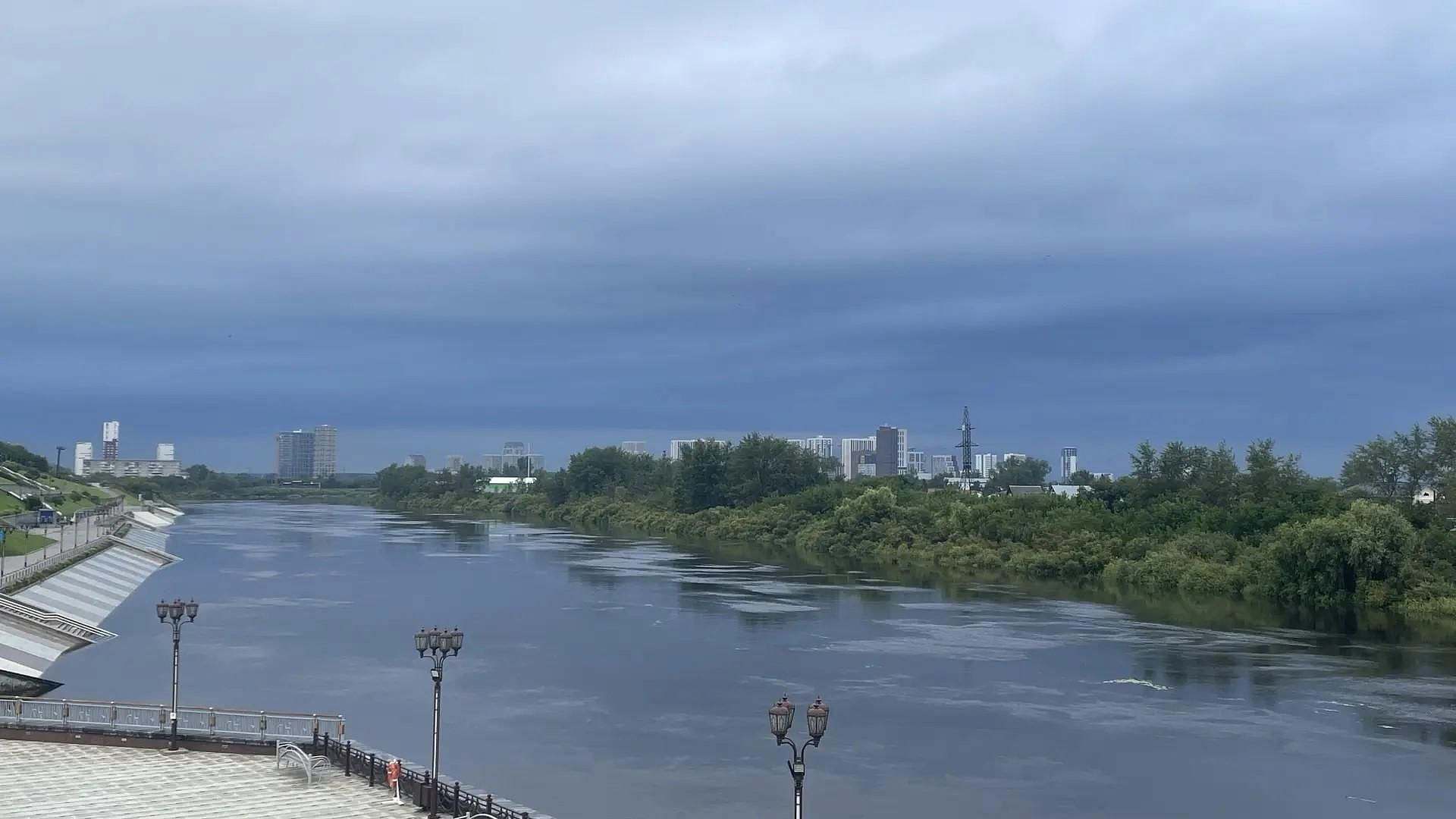 Тюменский губернатор объяснил причину неприятного запаха от воды в Туре
