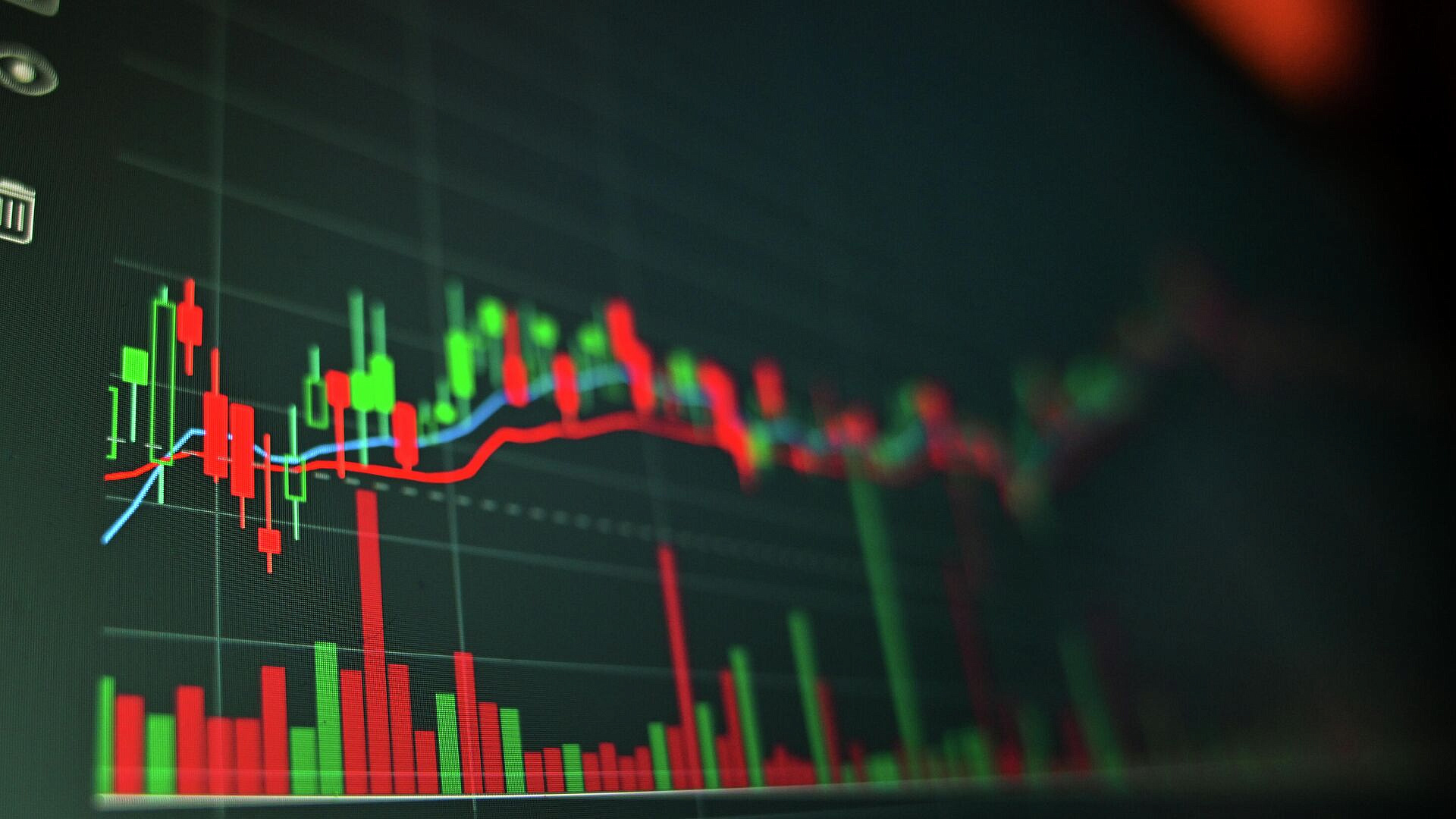 Акции "Самолета" резко перешли к падению