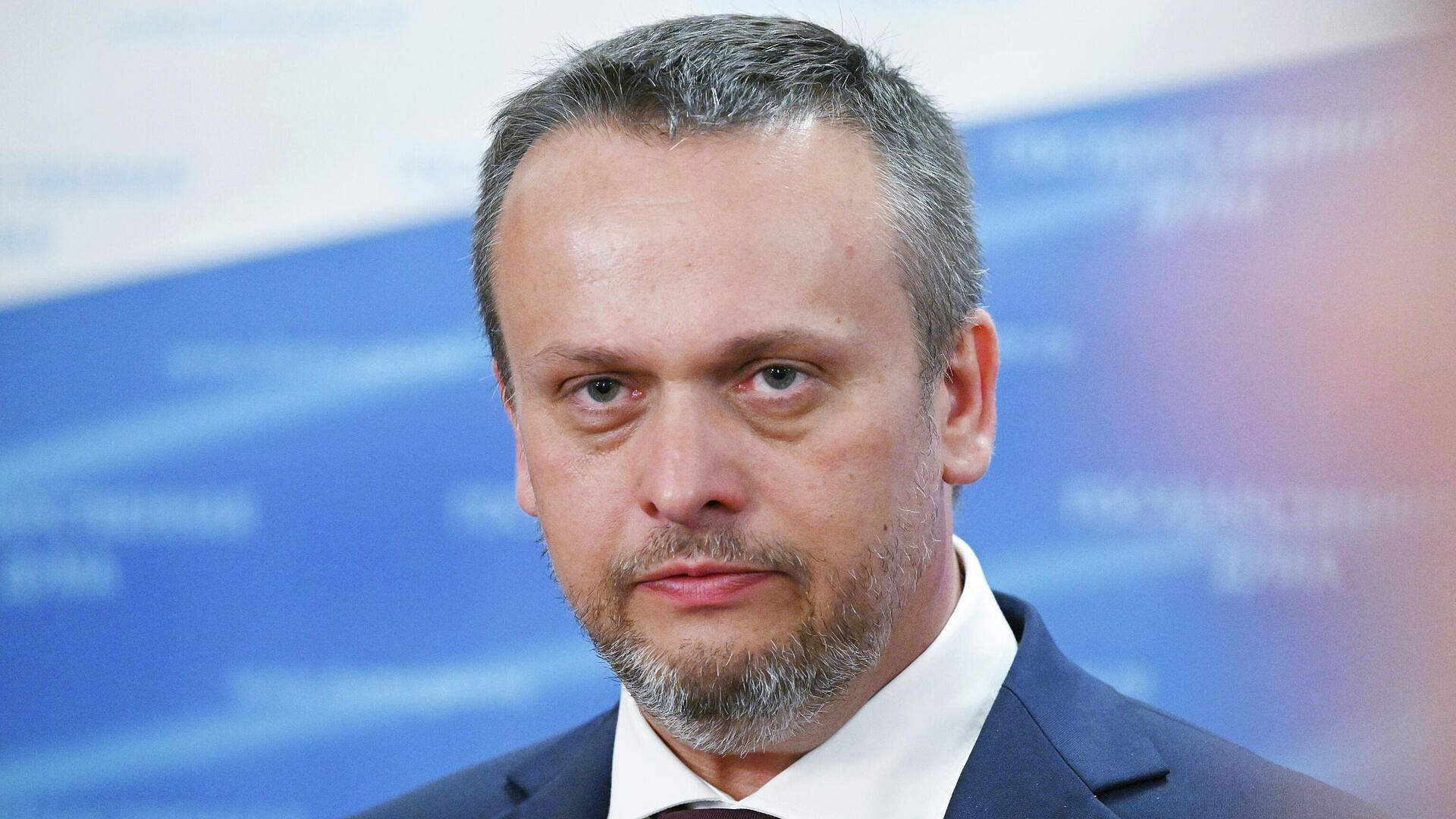 Авиасообщение с Ближним Востоком восстановится постепенно, заявил Никитин