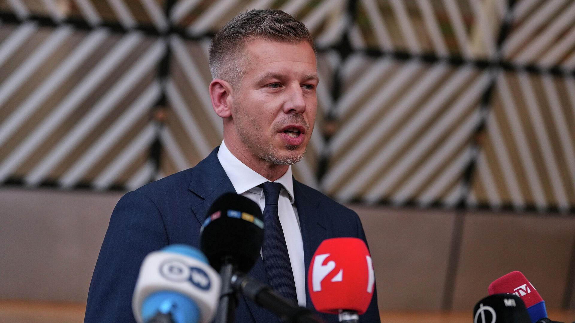 Мадьяр не станет усиливать личную охрану после инцидента с плевком