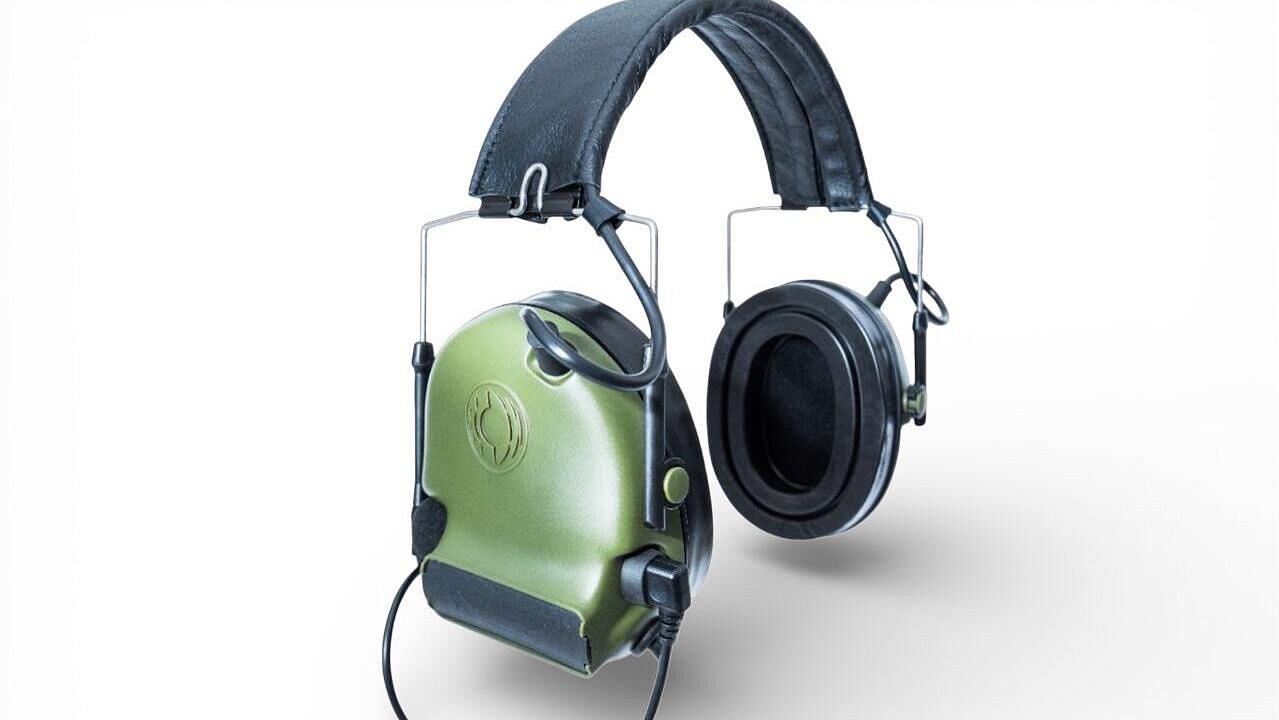 В России разработали гарнитуру, помогающую лучше слышать шаги и шорохи