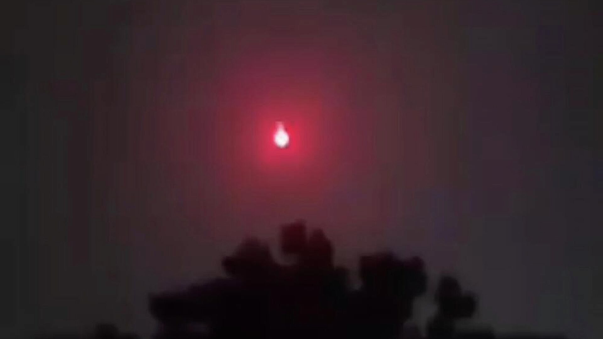 В небе над Индонезией заметили огненный шар