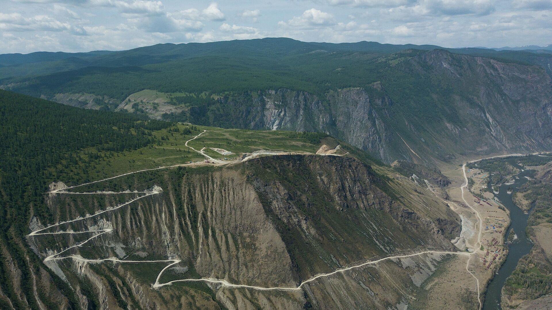 На Алтае объявили штормовое предупреждение