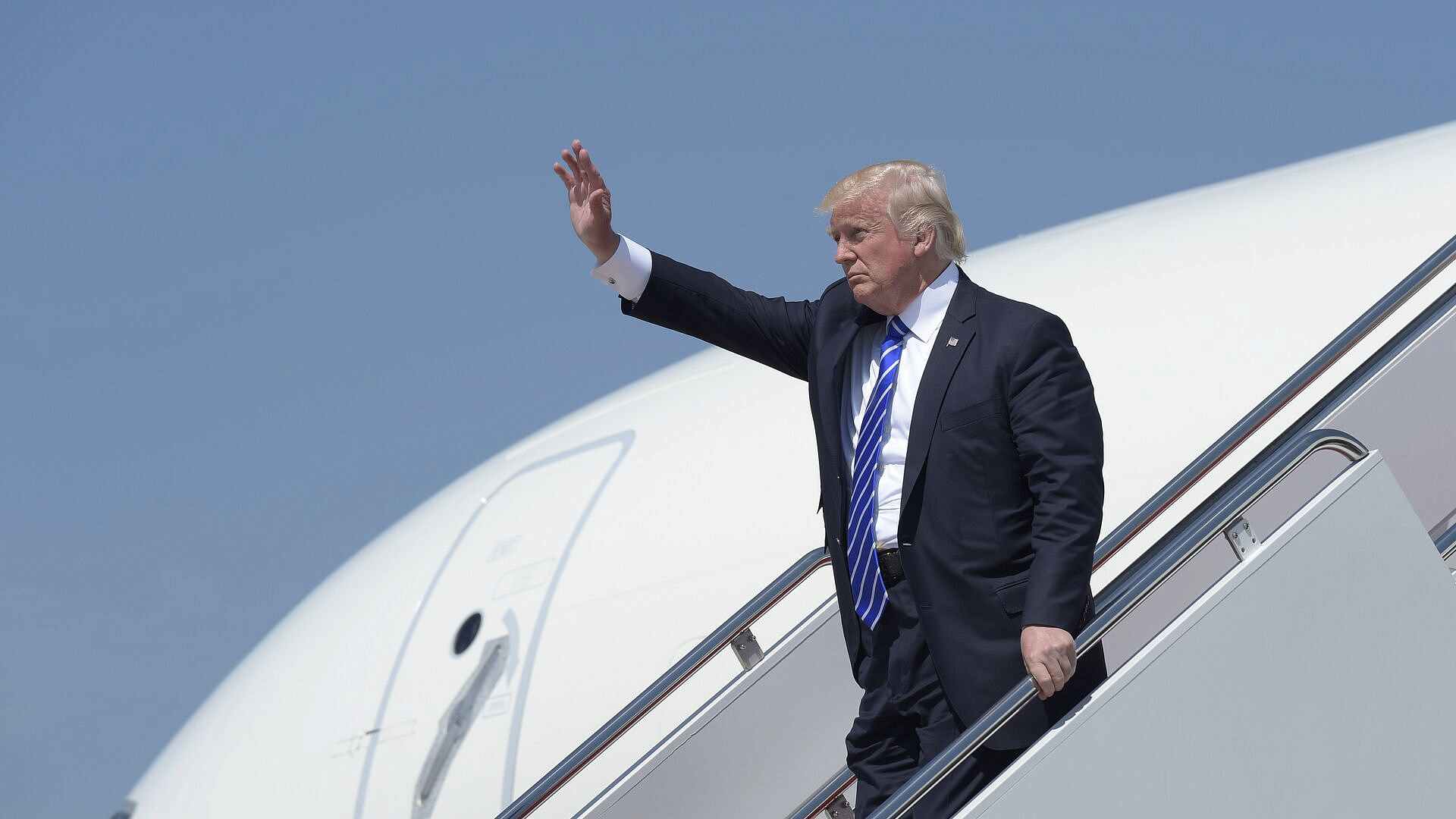 Новый американский президентский борт покрасят в любимые цвета Трампа