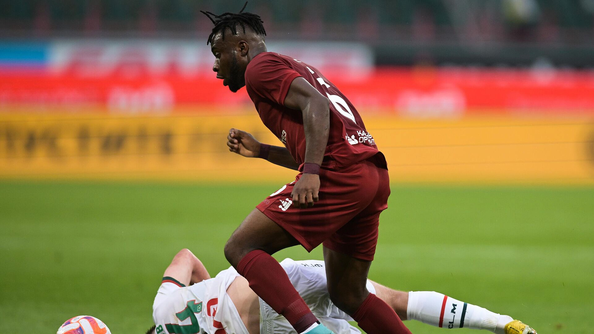 Футболист команды "Рубин" Угочукву Иву перенес операцию