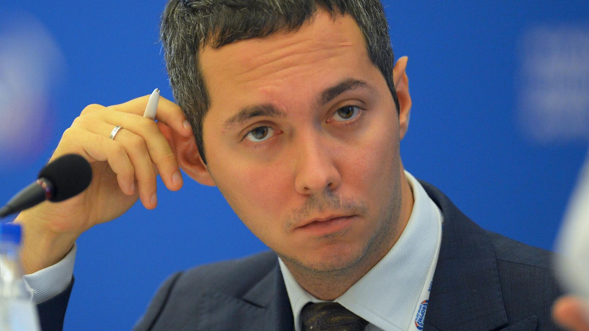 ��������� ����������� ������ �������* �������� � ������ � ������