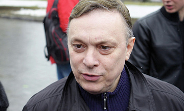 Суд взыскал с продюсера Разина 200 тысяч рублей по иску блогера Михеева