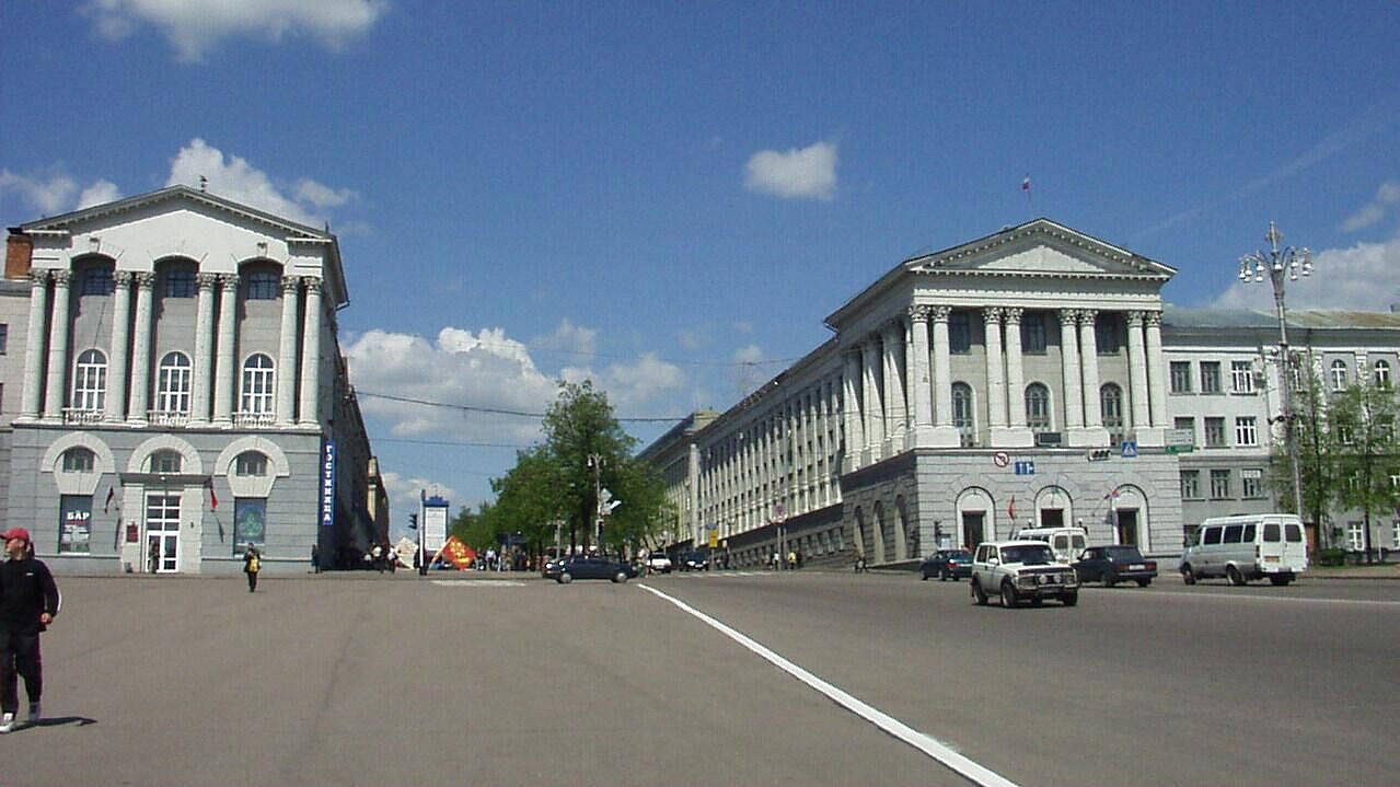 Эвакуированные после падения БПЛА жильцы дома в Курске вернулись в квартиры