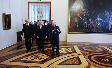 Путин и лидеры стран СНГ посмотрели на работу знаменитых часов "Павлин"