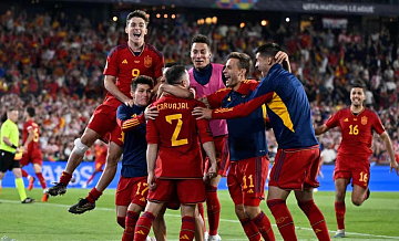 Дубль Оярсабаля помог сборной Испании разгромить команду Сербии